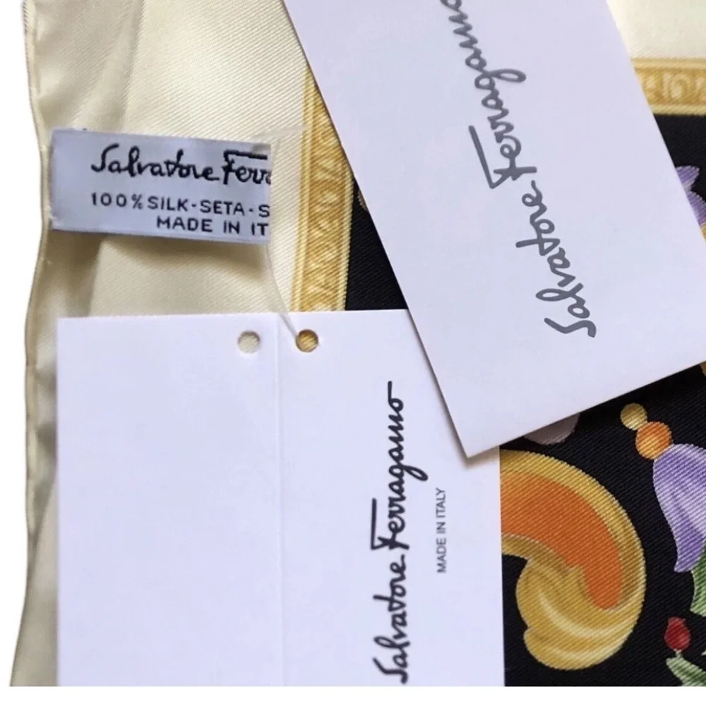 Salvatore Ferragamo New York University Silk Scarf Limited Ed. 90s VTG NWT RARE